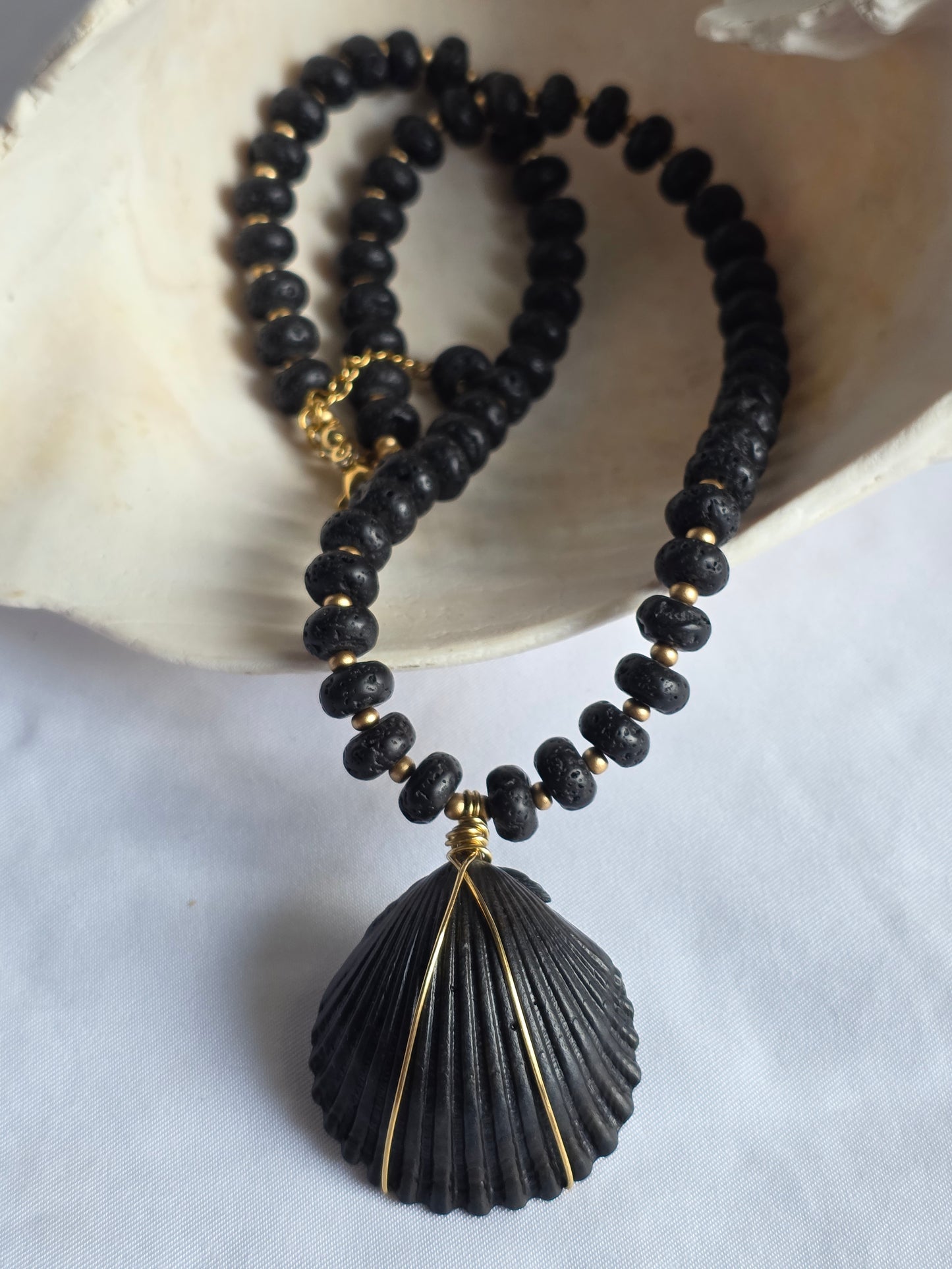 The Ronnie--Volcanic Black & Scallop